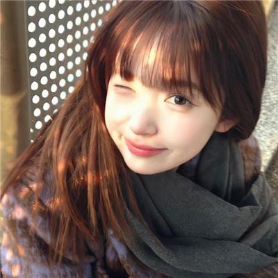 红衣小女孩